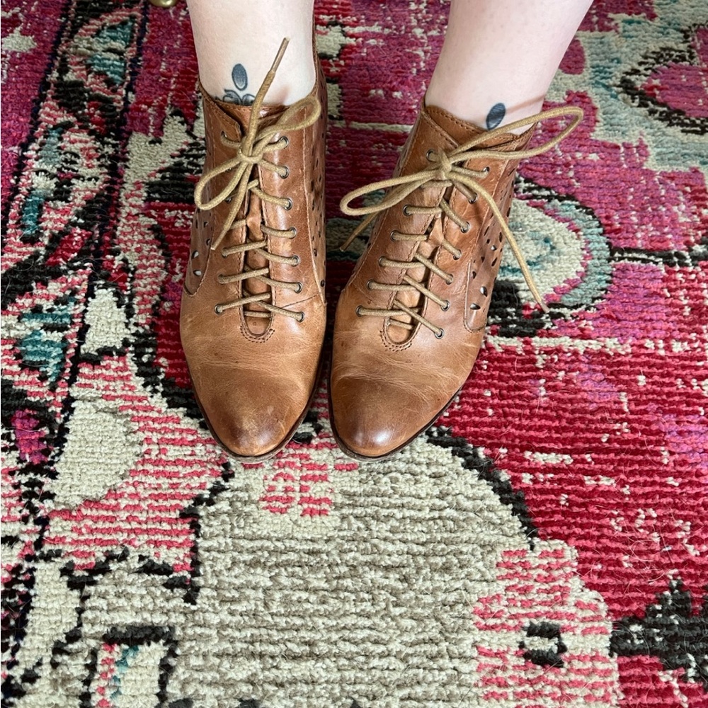 Latigo booties. Lace up. Cut out pattern. Size 6.